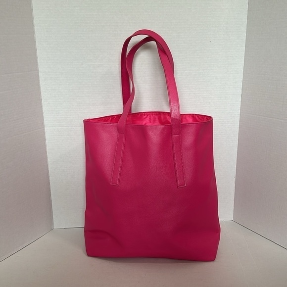 Juicy Couture tote bag hot pink with gold accents - Picture 5 of 14